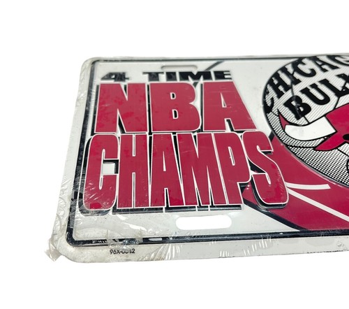 Lotto 2 auto d'epoca CHICAGO BULLS metallo targa anteriore 1996 campioni NBA - Foto 4 di 5