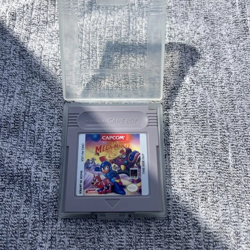 Mega Man IV Nintendo Game Boy authentic
