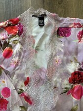 Victoria  s Secret Lavender Floral Satin Kimono Robe Belted M / L Lace EUC B5