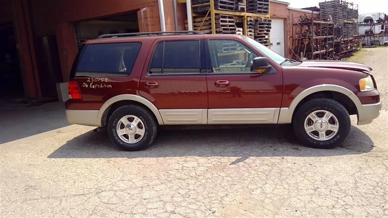 Passenger Corner/Park Light Fog-driving Fits 03-06 EXPEDITION 335890 - Image 4 of 4