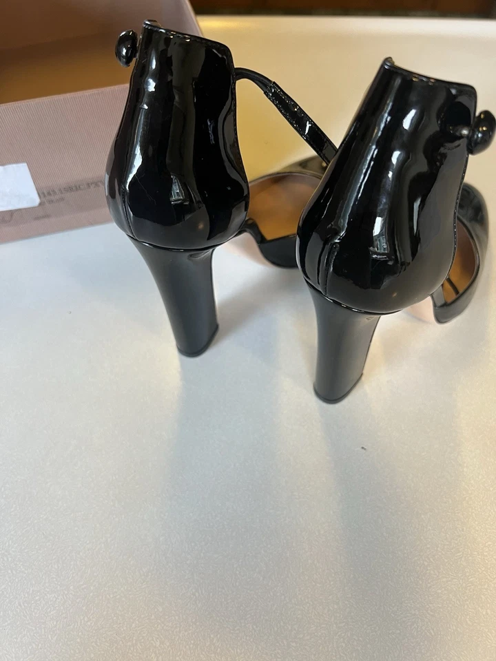 Zapatos para mujer de charol negro Gianvito Rossi talla 37 Foto 2 de 4