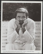 BURT REYNOLDS in The End '78 HANDS UNDER CHIN