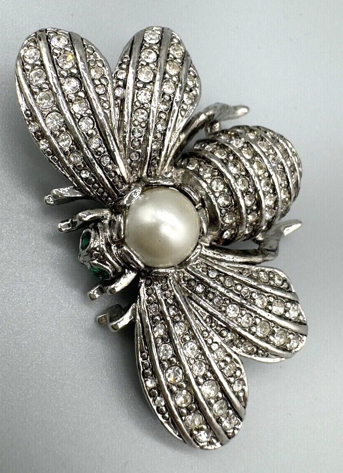 VTG Joan Rivers Forever in Our Memory Bee Pin Silvertone Pearl - Image 2 of 4