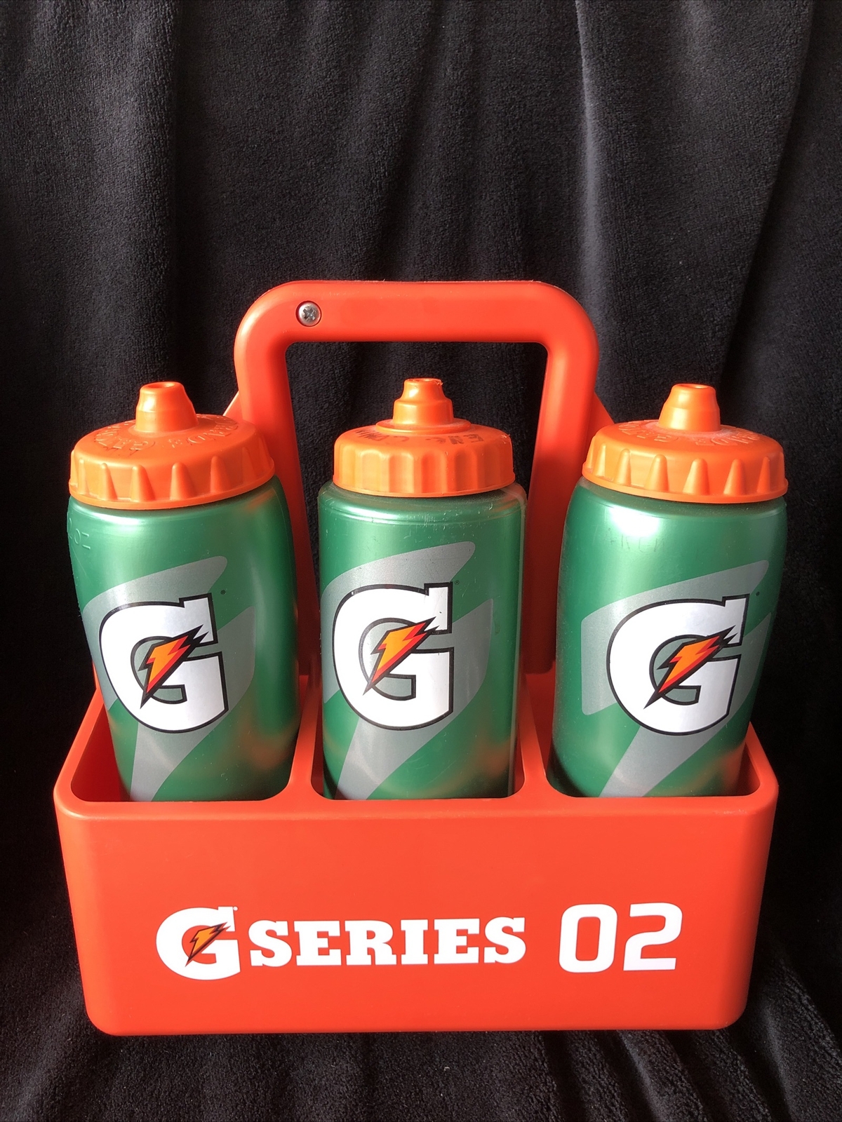 Gatorade G Lightning Bolt Water Bottles 32oz with Caddy Carrier