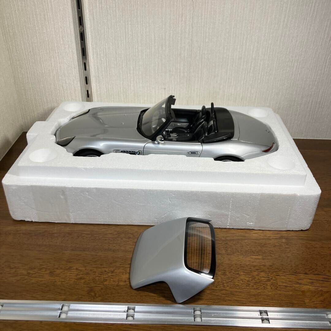 Discontinuednear Kyosho 1/12 Bmw Z8 007James Bond silver Discontinuednear Kyosho 1/12 Bmw Z8 007James Bond silver