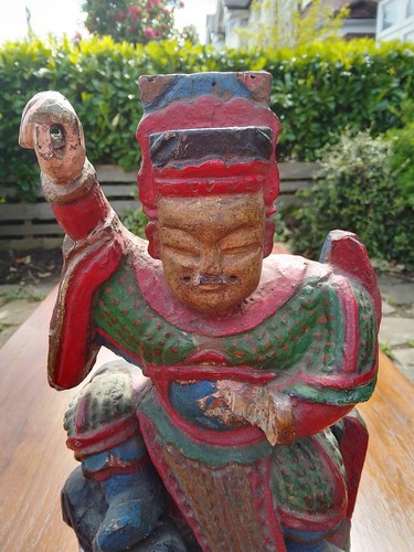 An Antique Chinese Carved Wooden Emperor Figure 12 Inches High - Picture 3 of 15