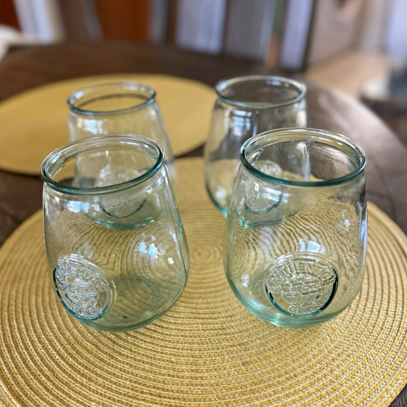 Set of 4 Clear Glass Tumblers 16 oz Embossed Round Contemporary Drinking