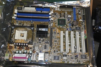 Asus P4P800 2.0 Sockel 478 DDR1 Mainboard RAID IDE SATA AGP PCI Audio Firewire