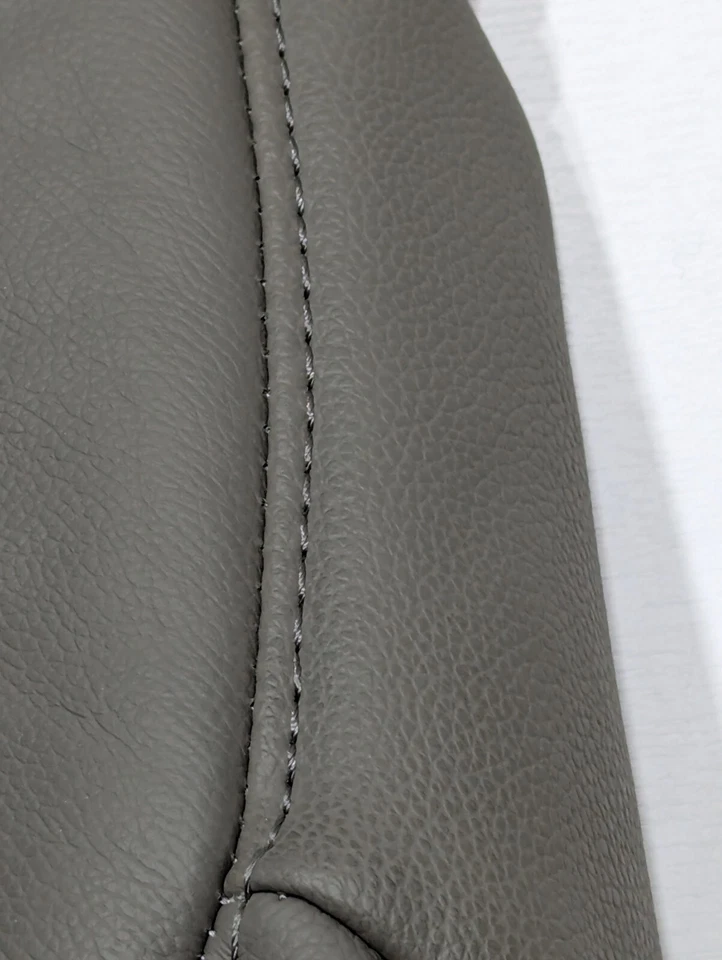 Fundas de asiento grises A109 para Toyota Corolla Hatchback SE XSE 2018-2022 Foto 4 de 4