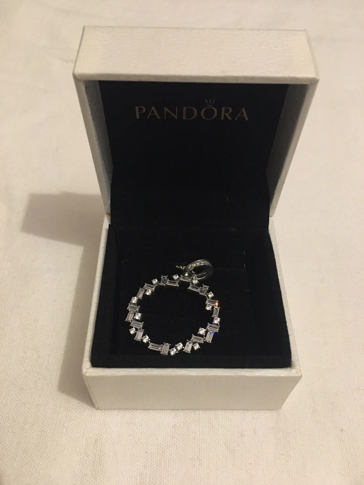 Collana con pendente frammenti di ghiaccio PANDORA - Immagine 3 di 4