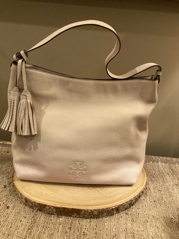 Bolso de Hombro Hobo Tory Burch Thea Borla Cuero Guijarro en Rosa Rubor 528 $ Foto 3 de 4