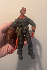 HELLBOY 2004 Mezco Collective 6