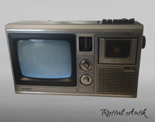 20226  orig. alter FERNSEH-EMPFÄNGER MIT RADIO/KASETTE  SHARP OSAKA ~1980
