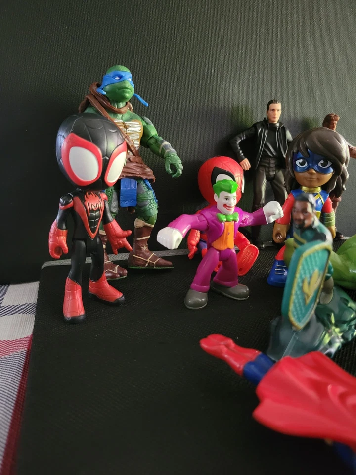 Lote Mixto TMNT, Marvel, GI Joe, Superman Volador De Colección, Joker, Spiderman, Espía Foto 4 de 4