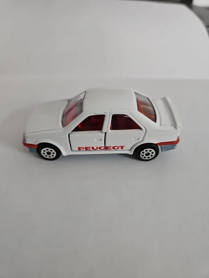 Majorette No. 218 Peugeot 405 Mi 16 White Loose - Image 2 of 4
