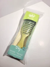 WET Brush - Speed Dry Vented Design - Heat Flex Bristles (New) - Package Damage 
