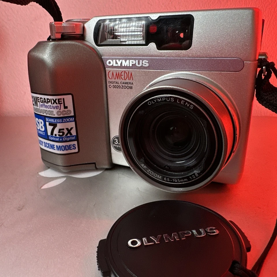 Olympus Digital Camera Camedia C-3020 Zoom 3.2MP Silver Tested - Image 3 of 4