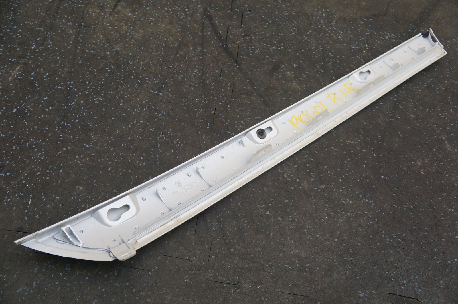 Front Right Exterior A Pillar Trim White 69830110 OEM Ferrari California 2010