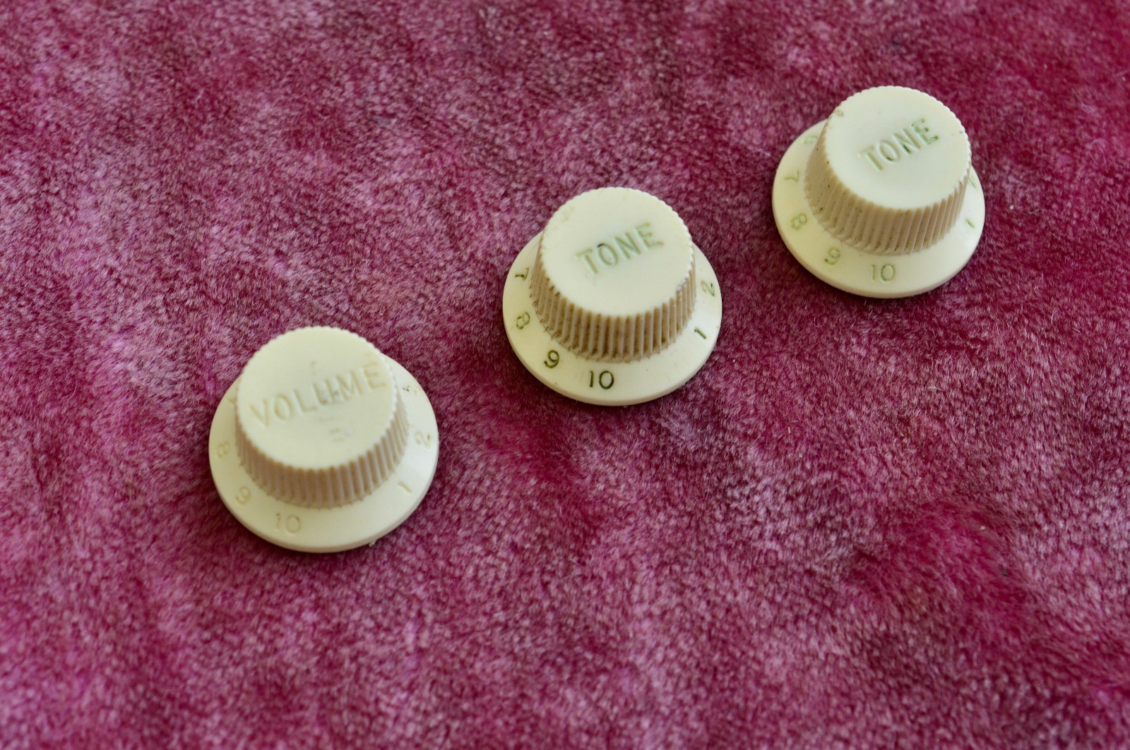 Vintage 1964 Fender Stratocaster Knob Set Pre-CBS Control Knobs 1963 Volume Tone