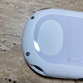 Sony PS Vita PCH-2000 White Console Charger Near Mint Japan 8989