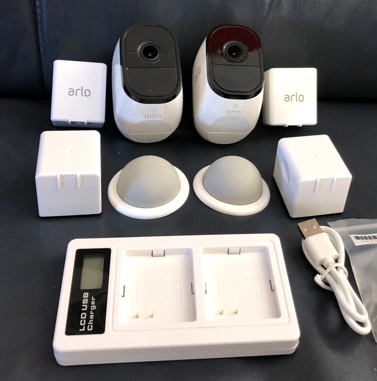 Arlo Pro - 2er-Set im gebrauchten Topzustand mit Zubehör - Bild 2 von 4