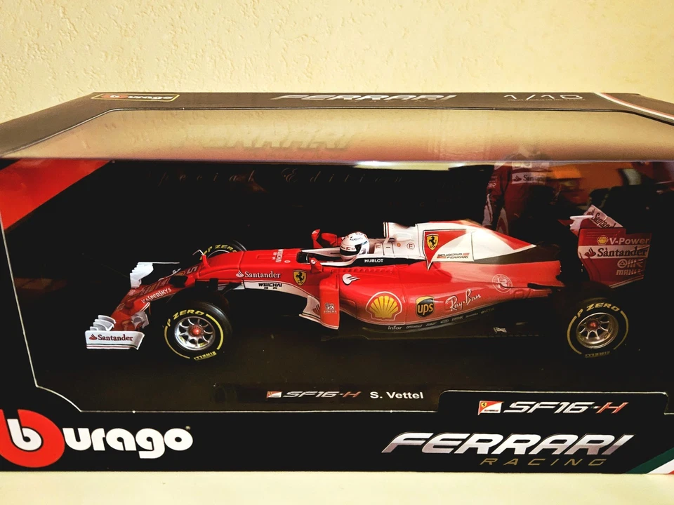 Burago Ferrari SF16-H 1/18, Sebastian Vettel Special Edition - Immagine 2 di 4