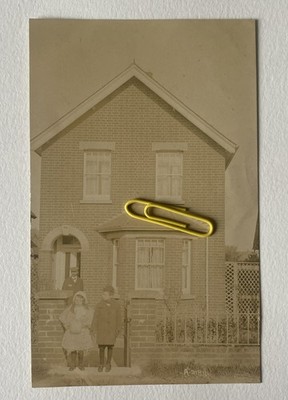 ''Ildersley'' 92 All Saints Ave. Maidenhead. Mr. Fred Snow & Family? RPPC