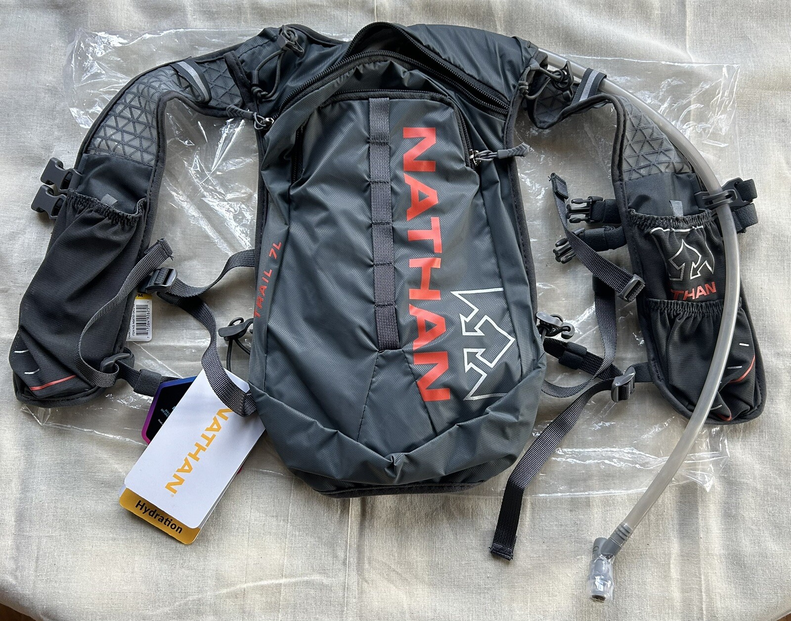 Nathan TrailMix Running Vest Hydration Pack 7L Charcoal Gray One Size