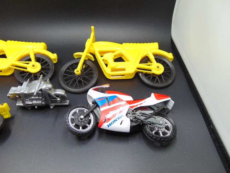 (5) Modelo plástico motocicletas colores amarillo y plata Honda 7" 5" 3,5" largo Foto 4 de 4