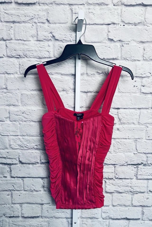 Camiseta sin mangas XOXO acanalada con detalles de volantes y lentejuelas talla S Foto 3 de 4