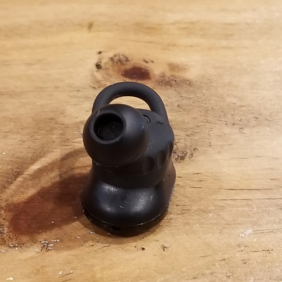 JBL Endurance Race Replacement OEM RIGHT EARBUD ONLY Black - Image 2 of 4