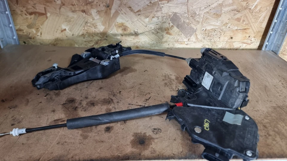 Cerradura de puerta delantera lado pasajero Land Rover Discovery Sport 5 puertas 2015-2020 N32 Foto 2 de 4