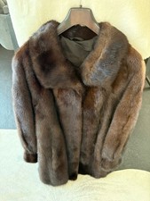 Exklusives SAGA MINK Nerz-Set: Hochwertiger Pelzmantel, Hüte & Schal – Skandinav