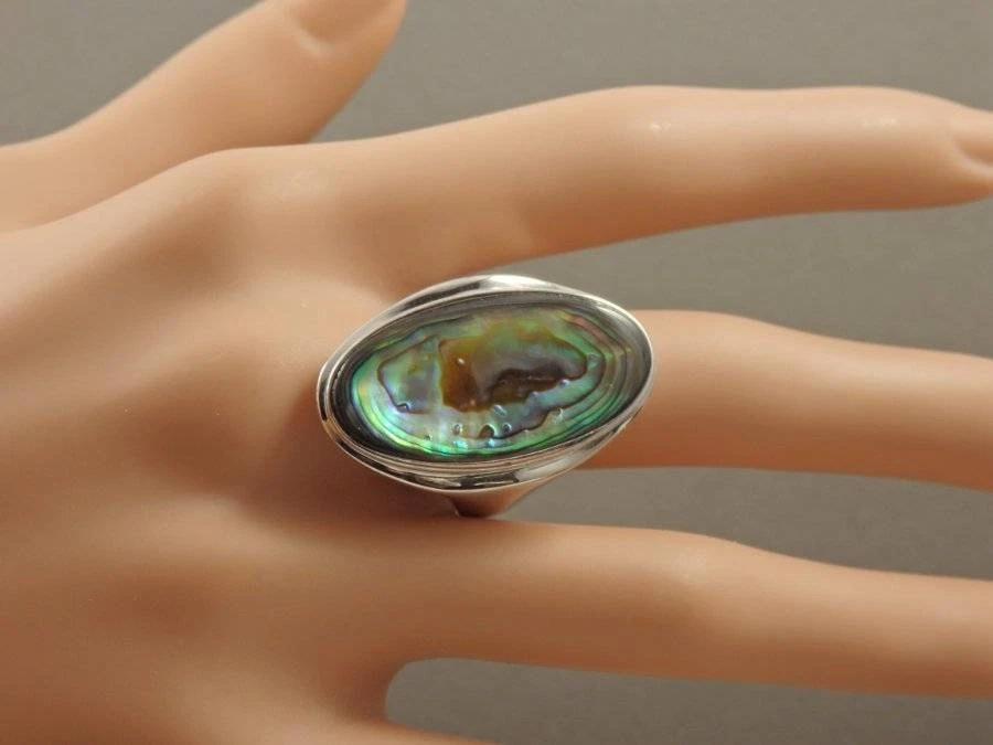 Moderno anillo largo ovalado de abulón talla 9 Foto 2 de 4