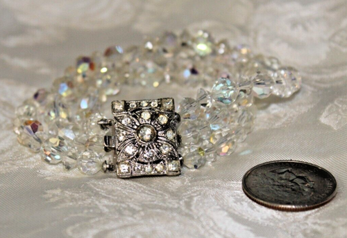 VINTAGE AB GLASS CRYSTAL 3 STRAND BEADED BRACELET WITH RHINESTONE CLASP GORGEOUS - 第 1/5 張圖片