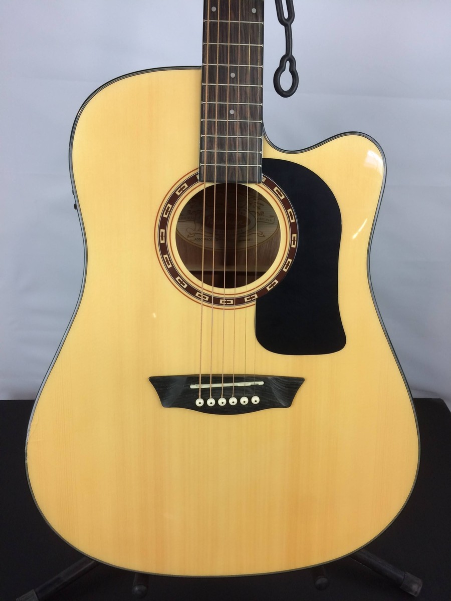 Very Good Washburn Apprentice D5CE-Pack Acoustic-Electric Guitar w