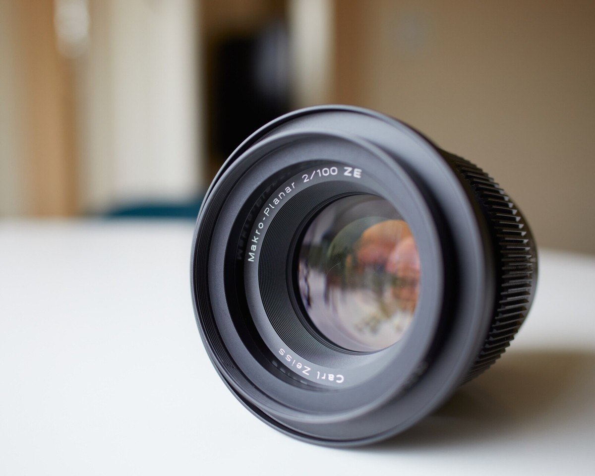 ZEISS Zeiss Makro-Planar T 100mm f/2 MF ZE Lens For Canon for sale