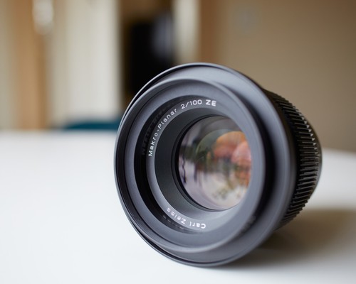 ZEISS Zeiss Makro-Planar T 100mm f/2 MF ZE Lens For Canon-Cine Modified - Picture 1 of 2
