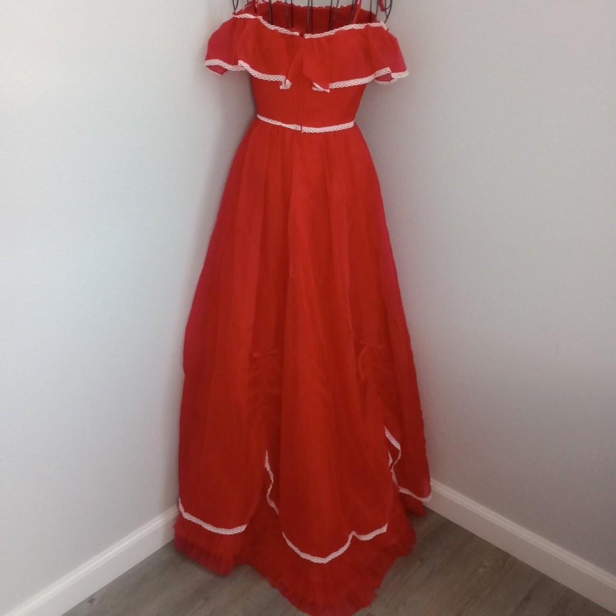 red prairie dress Floral Made with love in the USA. True Vintage Red Off-Shoulder Lace