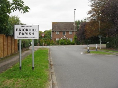 Photo 12x8 Welcome to Brickhill Rowallan Drive meets Kimbolton Road [B660] c2017