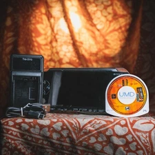 Sony PSP PSP-1001 PlayStation Portable Black Tony Hawk Underground 2 32MB card