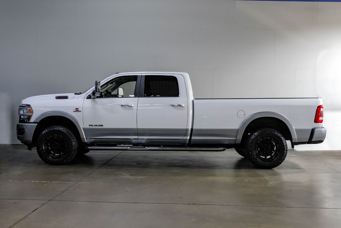 2022 Ram 3500 Laramie HO CUMMINS Aisin Auto 18" METHOD 33" A/T thumbnail 16