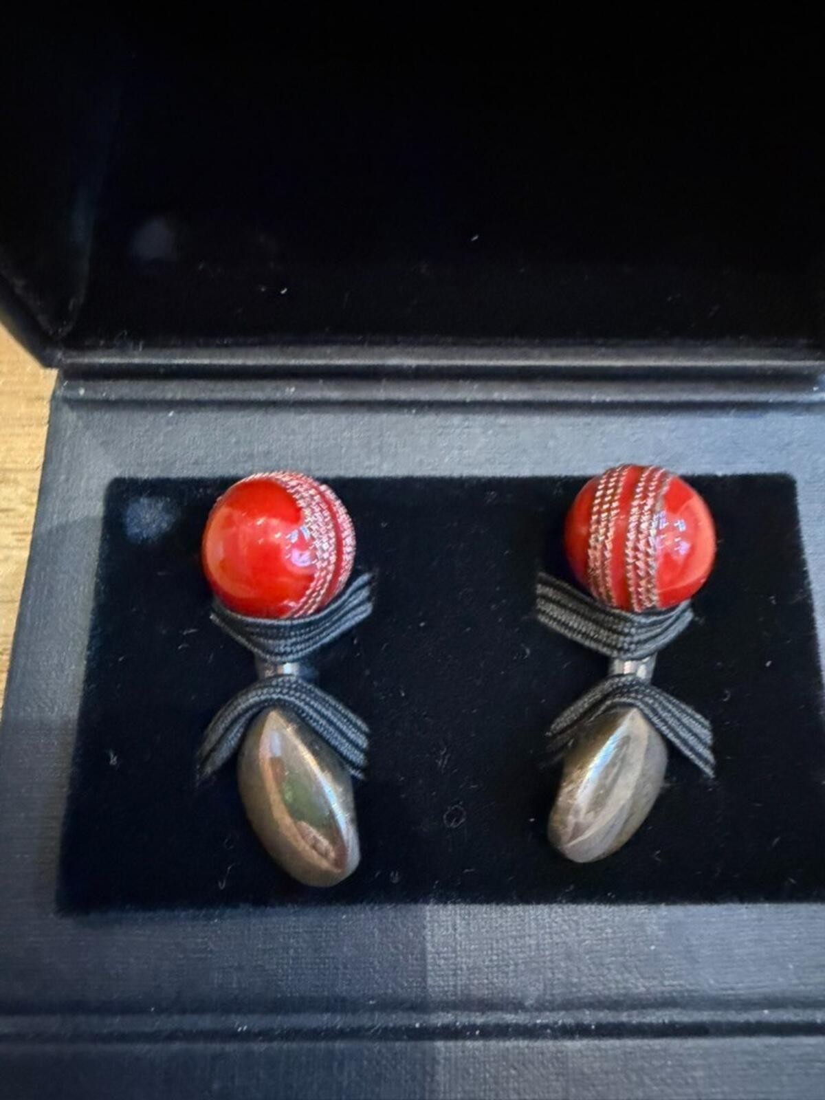 Deakin & Francis Sterling Silver Cricket Ball Cufflinks Handmade RRP £275.00 image 2