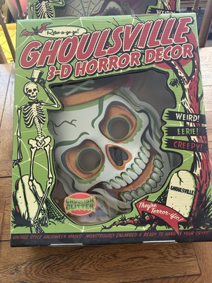 GHOULSVILLE Retro-a-go-go 3-D Horror Decor Carni Bones Skull 19'' Mask NEW