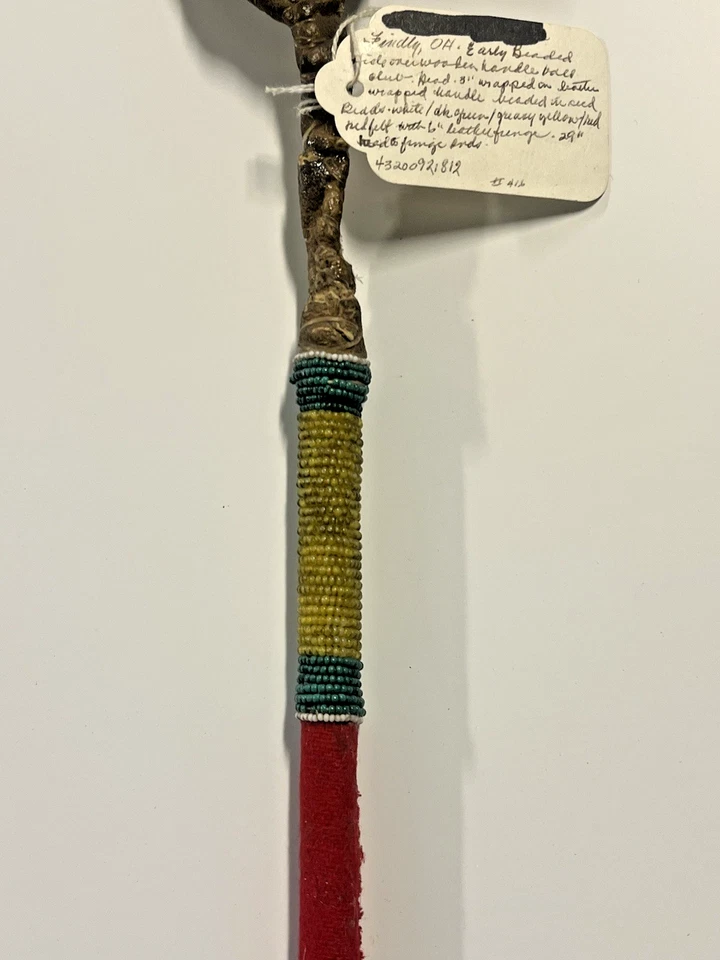 Bastón de baile de madera con cuentas indio nativo americano original; 29"; finales de 1800 Foto 3 de 4