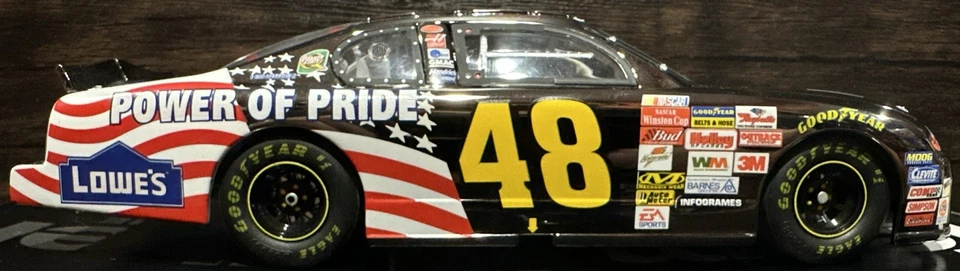 2002 JIMMIE JOHNSON LOWE'S POWER OF ORGULHOS ROOKIE DARK CHROME CALIBRE 1/24 TEAM - Imagem 4 de 4