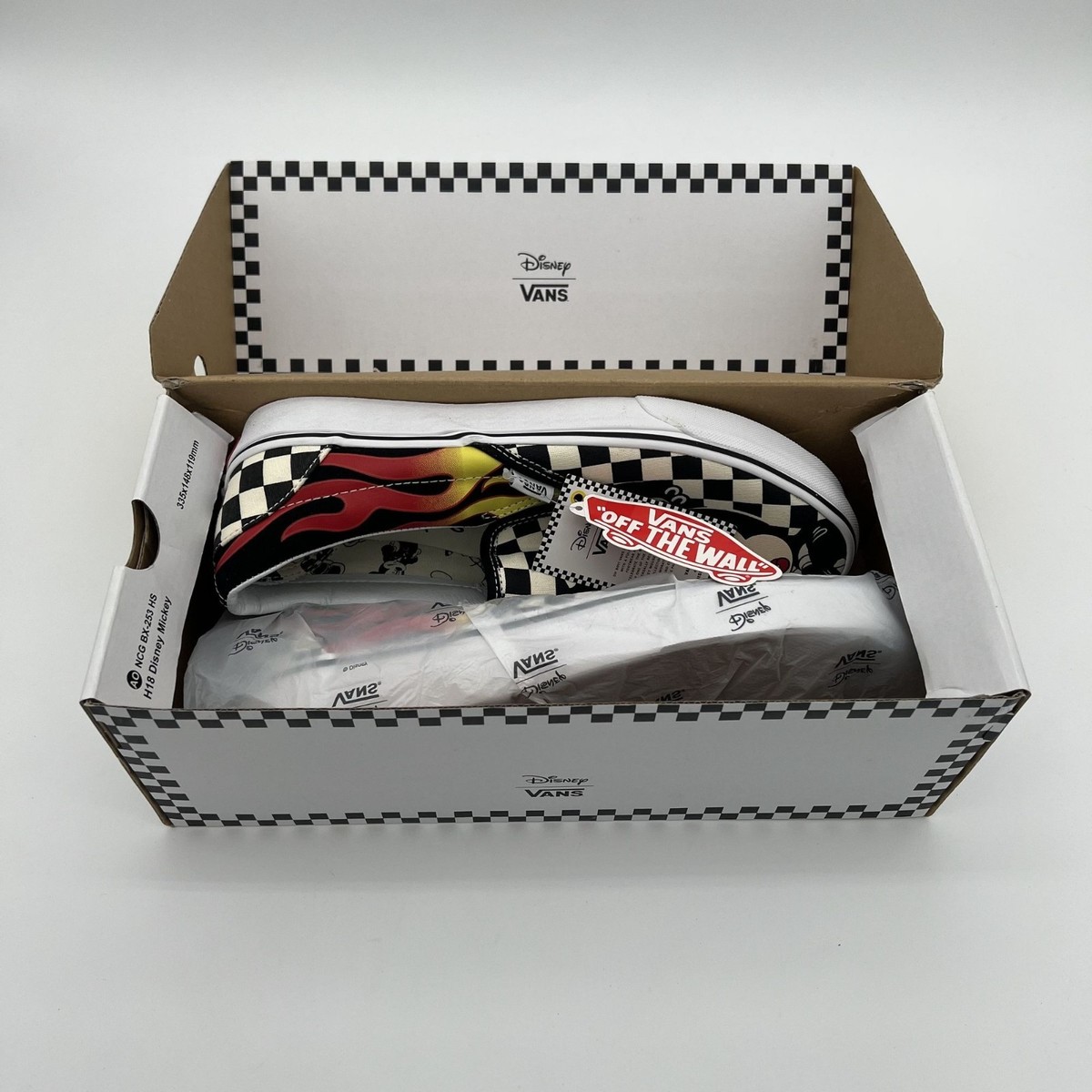 Disney X Vans Mickey & Minnie Mouse Checkerboard Slip-On  display picture 1