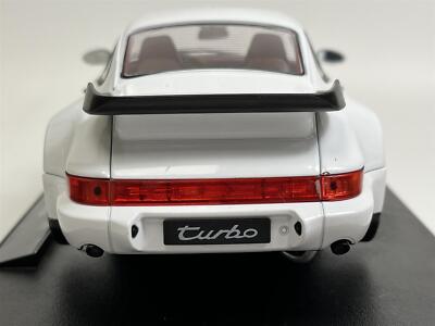 Porsche 911 / 964 Turbo in White 1/18 Scale Model by WELLY for