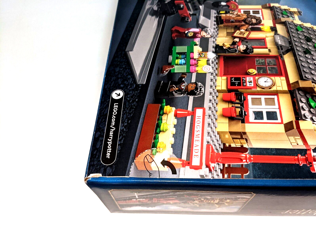 LEGO Harry Potter Hogwarts Express & Hogsmeade Station (76423