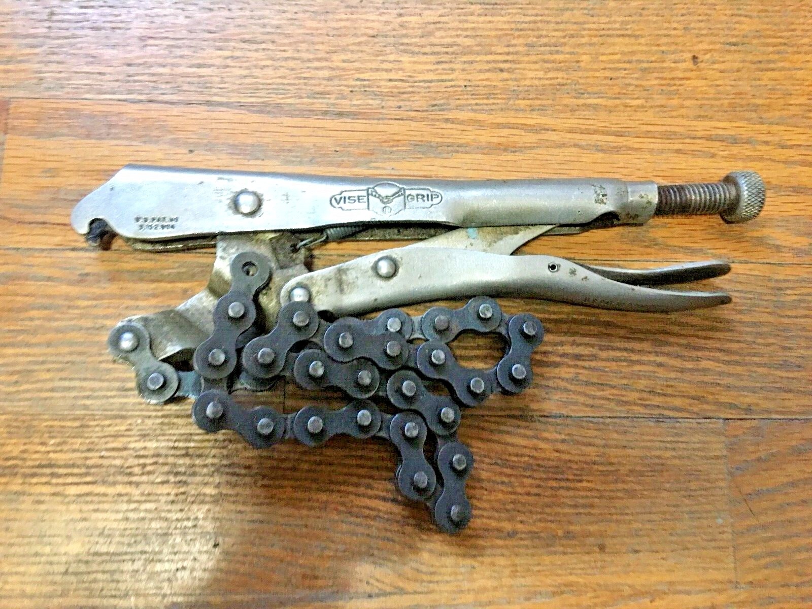 Chain Vise for sale Only 2 left at 75